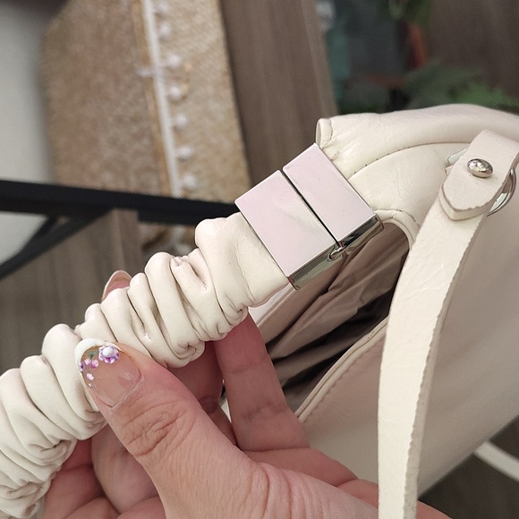 NWT A New Day Elegant Cream Shoulder/Hand Bag - Picture 5 of 10